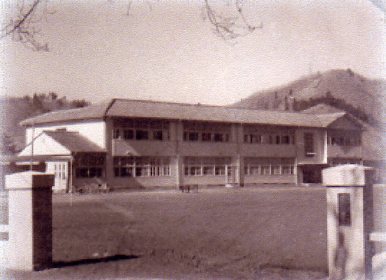 埼玉県秩父市の旧大滝村立小学校三峰分校(建築家・関根要太郎作品再見)_f0142606_04204056.jpg