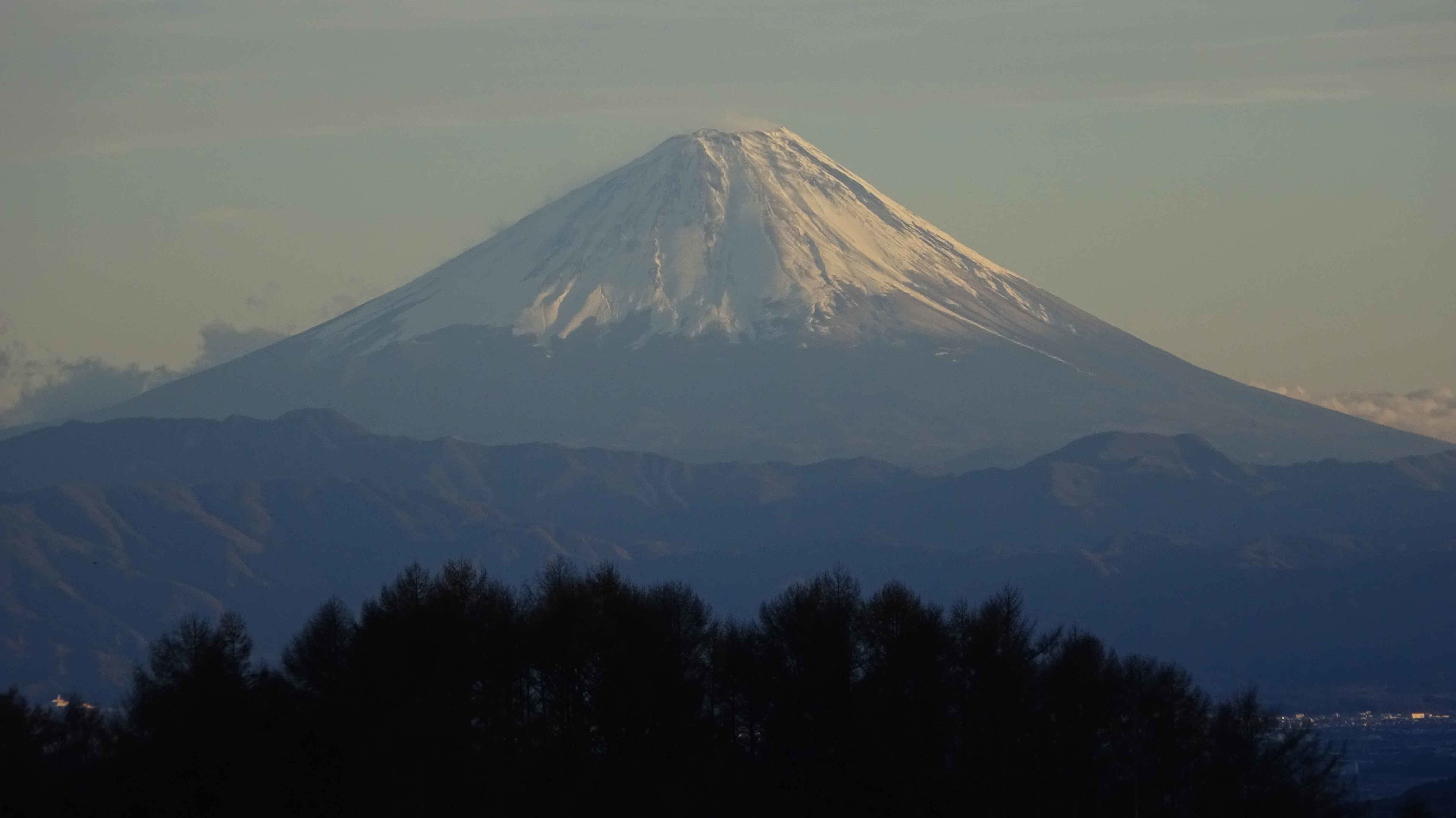 近くの富士山＆遠くの富士山　１１/２５_d0171229_08535639.jpg