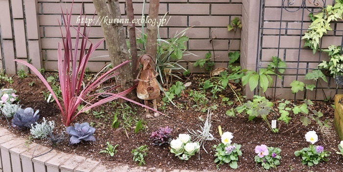 庭のレッド＆ホワイト　北側門横ウエマスの植え付け完了～♪_a0123003_21292082.jpg