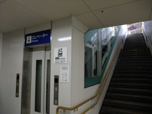 中津駅（11月25日、土曜日）_a0287608_16300125.jpg