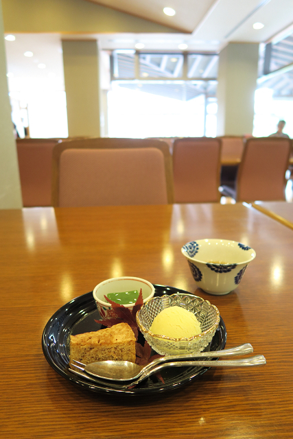 紅葉の八幡市 －京都 吉兆 松花堂店－ _b0169330_165639100.jpg