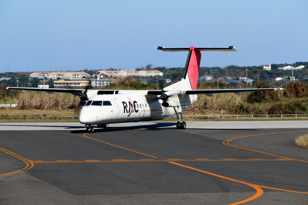 与論空港遠征 その4 RAC DHC-8-Q300の着陸_e0204891_19545972.jpg