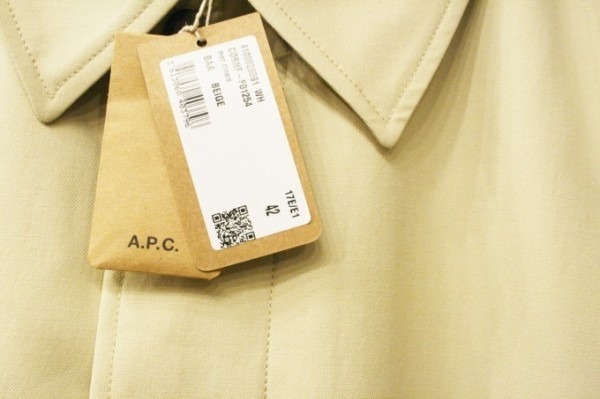 ヨーロッパ買い付け後記２６　イタリア晩飯篇。入荷　レディースアウター　PRADA、JIL SANDER、APC、ARMANI EXCHANGE_f0180307_20442066.jpg