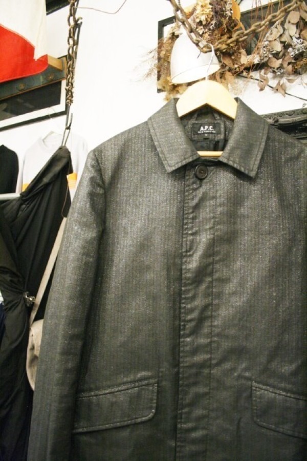 ヨーロッパ買い付け後記２６　イタリア晩飯篇。入荷　レディースアウター　PRADA、JIL SANDER、APC、ARMANI EXCHANGE_f0180307_20494552.jpg