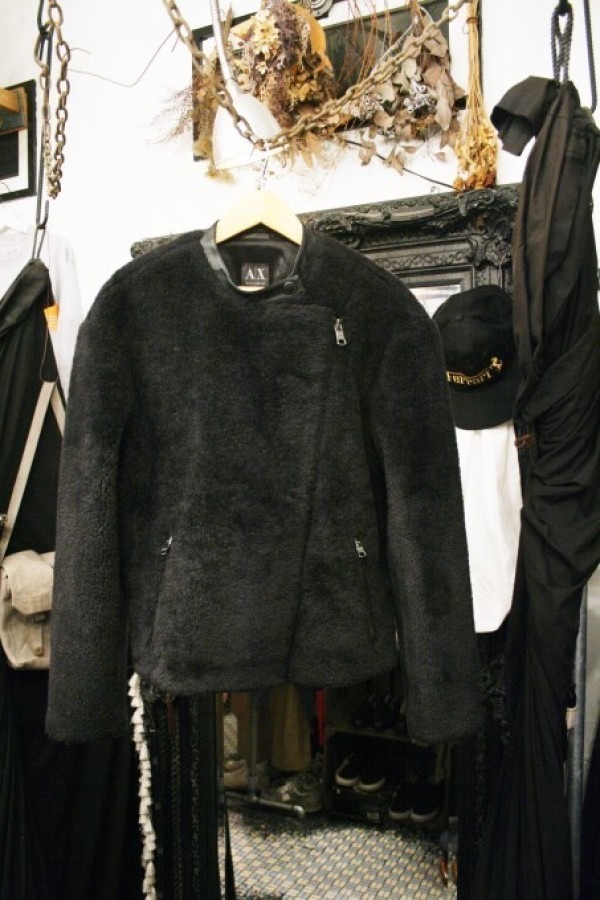 ヨーロッパ買い付け後記２６　イタリア晩飯篇。入荷　レディースアウター　PRADA、JIL SANDER、APC、ARMANI EXCHANGE_f0180307_21062917.jpg