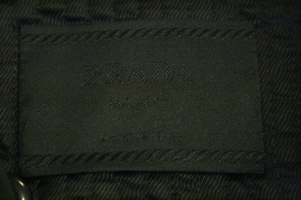 ヨーロッパ買い付け後記２６　イタリア晩飯篇。入荷　レディースアウター　PRADA、JIL SANDER、APC、ARMANI EXCHANGE_f0180307_21562249.jpg