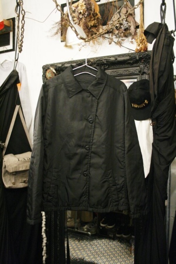 ヨーロッパ買い付け後記２６　イタリア晩飯篇。入荷　レディースアウター　PRADA、JIL SANDER、APC、ARMANI EXCHANGE_f0180307_21562552.jpg