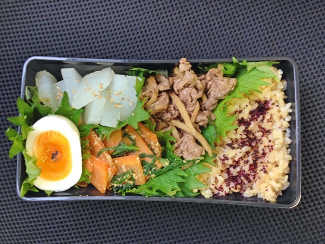 11/28　牛しぐれ煮弁当_f0237208_08573893.jpg