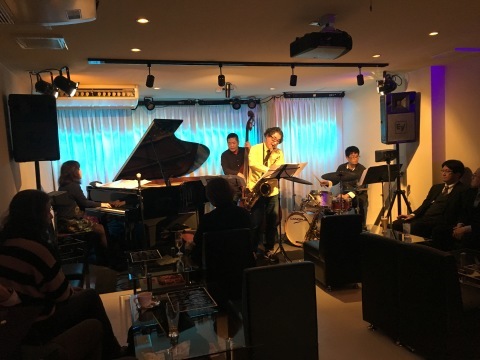 Jazz live comin 広島 本日29日のライブ_b0115606_14113117.jpeg