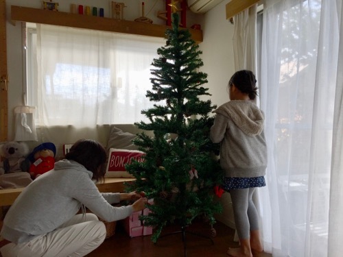 クリスマスツリーを親子で飾りました♪_a0284626_20593220.jpg