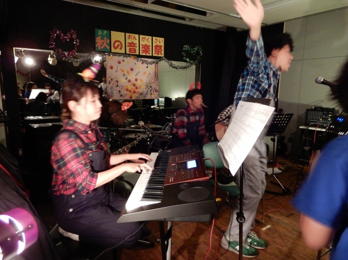秋の音楽祭_b0257143_12093318.jpg