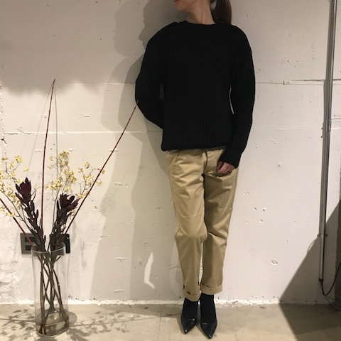 BLACK SHEEPのブラックのニット　COMOLI_d0364239_16200703.jpg