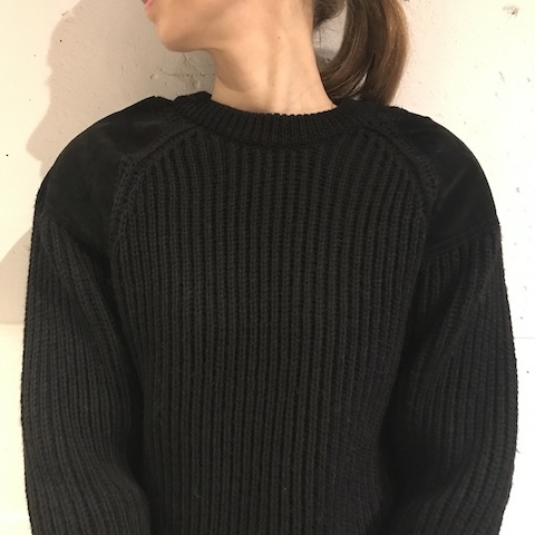 BLACK SHEEPのブラックのニット　COMOLI_d0364239_16273910.jpg