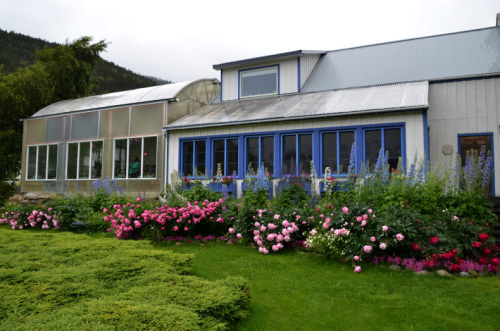 スキャグウェイ、お母さんの手作りっぽい可愛らしいレストラン「POPPIES RESTAURANT（ポピーズレストラン）」：ルビープリンセスアラスカクルーズ_f0054556_11231836.jpg