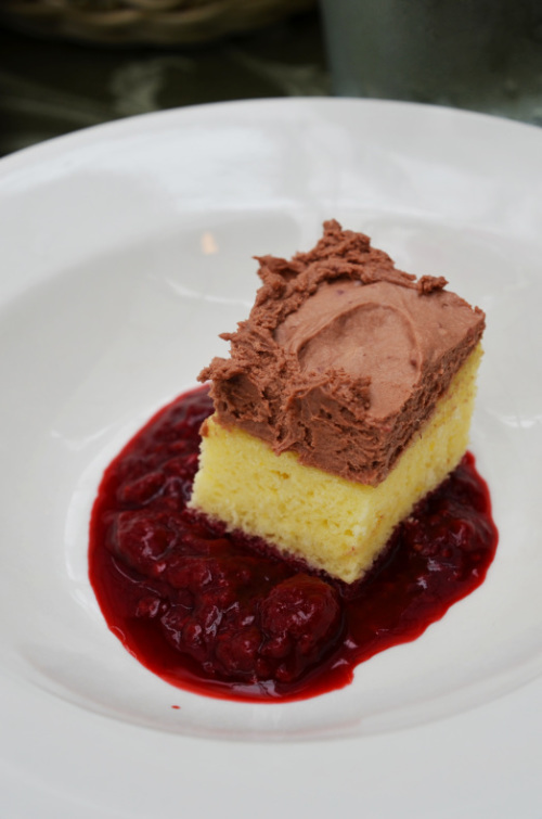 スキャグウェイ、お母さんの手作りっぽい可愛らしいレストラン「POPPIES RESTAURANT（ポピーズレストラン）」：ルビープリンセスアラスカクルーズ_f0054556_11331359.jpg