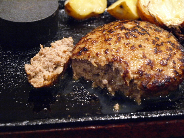 札幌　手作りハンバーグ工房　Ｔｏｓｈｉ（和風オニオンソースハンバーグ）_d0153062_8533940.jpg