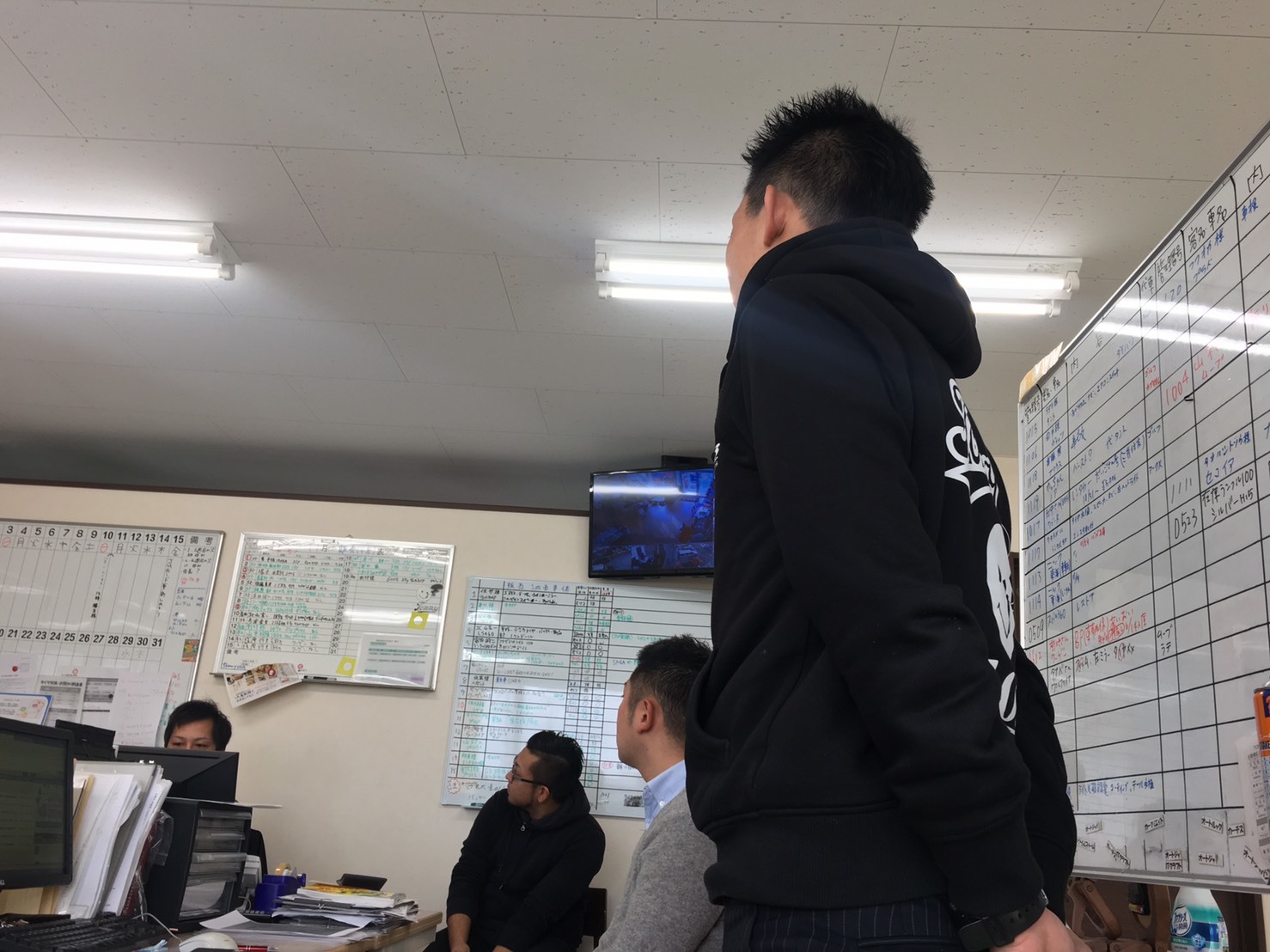12月1日(金)トミーベース カスタムブログ☆エスカレードが福岡に到着☆_b0127002_11541704.jpg