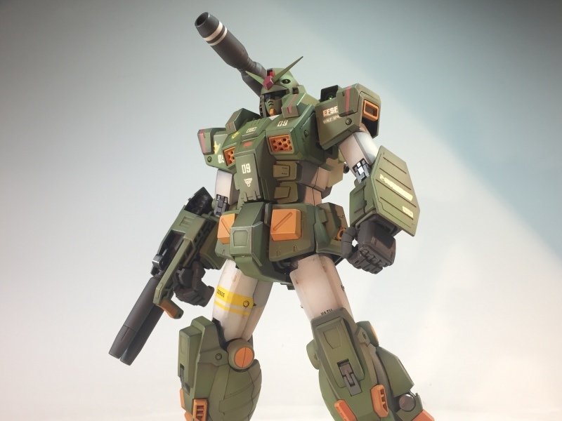 MG 1/100 FA-78-1 フルアーマーガンダム 戦場風 改修塗装完成品