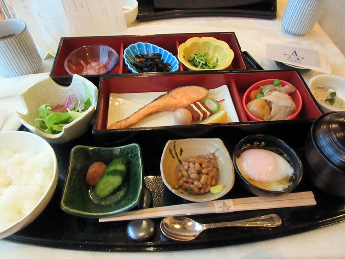 【飛鳥II】フォーシーズンでの和朝食とパームコートでのコーヒータイム【歌舞伎クルーズ】_b0009849_21551818.jpg
