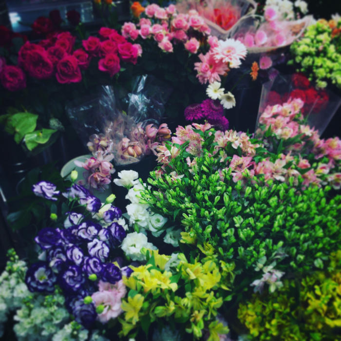 でかい声でひふみさんの花束つくる Ayucafe でかい声でひふみさんの花束つくる Ayucafe