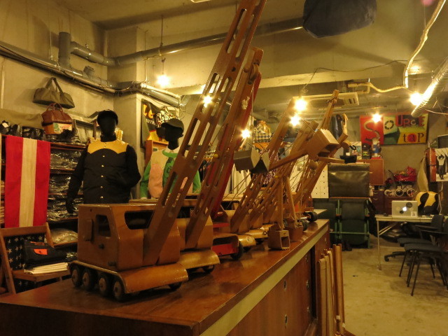 \"VINTAGE WOODEN TOYS FAIR\"ってこんなこと。_c0140560_20285282.jpg