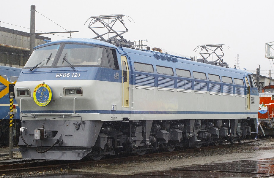 じゅん　EF66 2両 EF66形2両がうちにやってきた。 -2022年8月29日 【鉄道模型