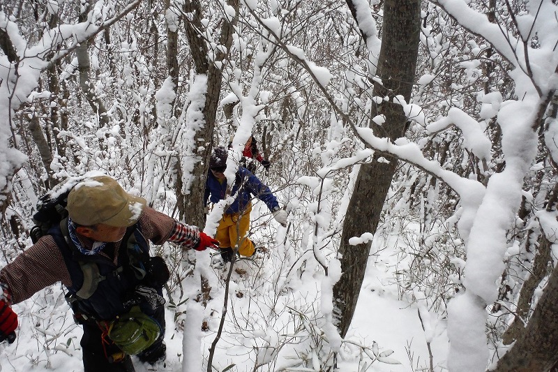 高倉山　胎内くぐりで忘年会？_c0294658_21474436.jpg