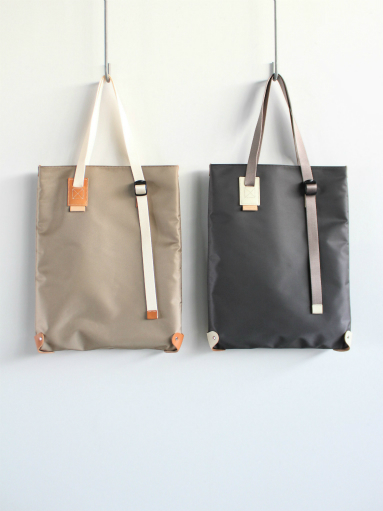 Hender Scheme Tape tote bag : 『Bumpkins putting on airs』