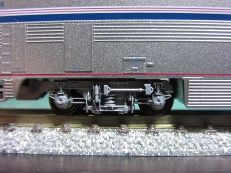 KATO Amtrak Superliner PhaseⅣb 入線！！ : 赤い電車は臼い線
