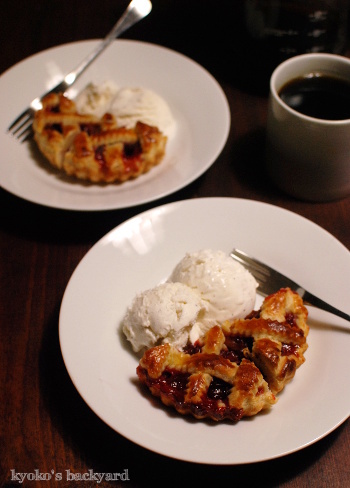 ポークチョップとクランベリーパイ_b0253205_11221131.jpg