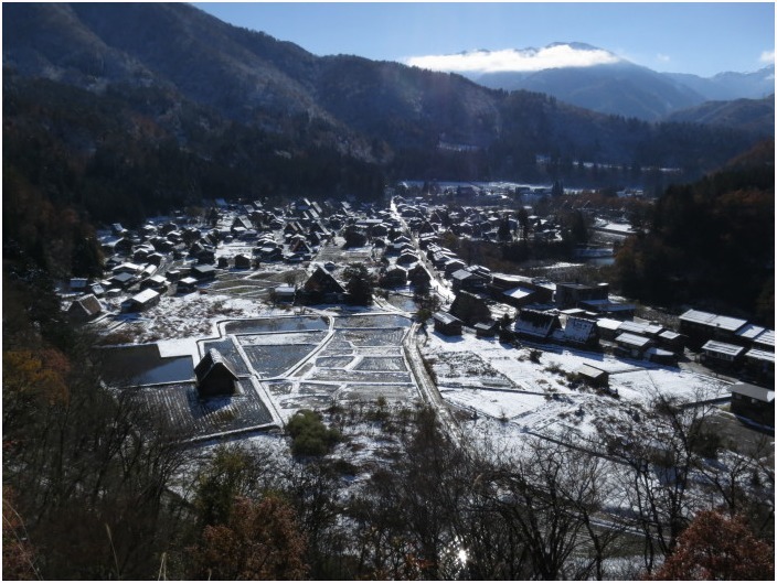 < 白川郷 ① >_c0036080_18485836.jpg