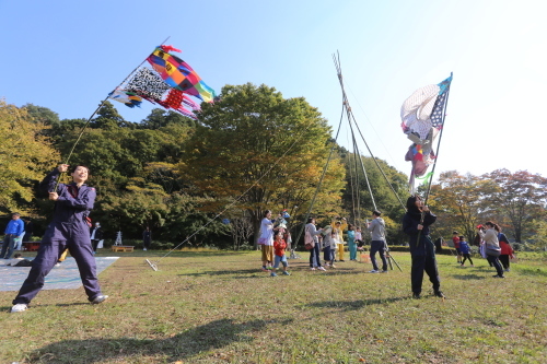 松戸アートピクニック⑧　大成ゼミ　グローカルピクニック（４） 松戸野生バウムクーヘン_e0201681_15524205.jpg