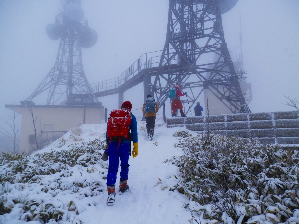 雪とガスの紋別岳、2017.12.3_f0138096_21485557.jpg