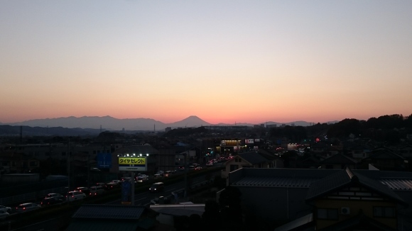 12/3　夕陽の富士山_b0042308_01262894.jpg