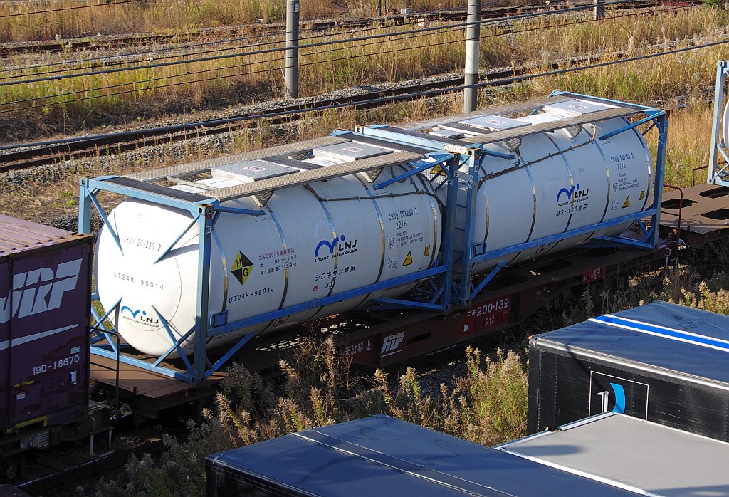 f0203926_04123.jpg