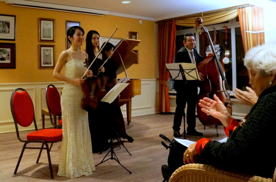 Adventskonzert mit KAMMERENSEMBLE Berlin-Tokio_c0180686_21372233.jpg