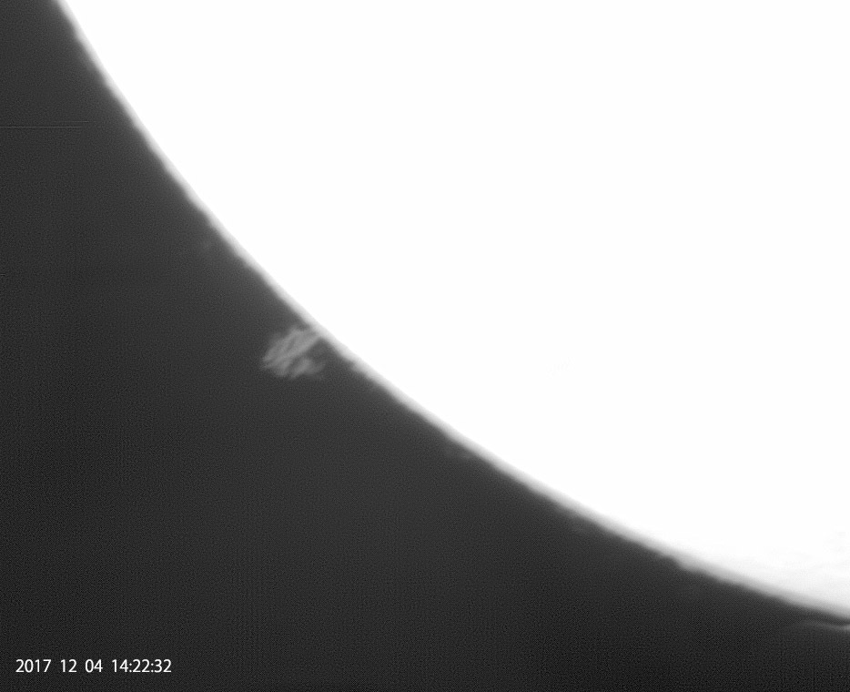 12月4日の太陽_e0174091_16050610.jpg