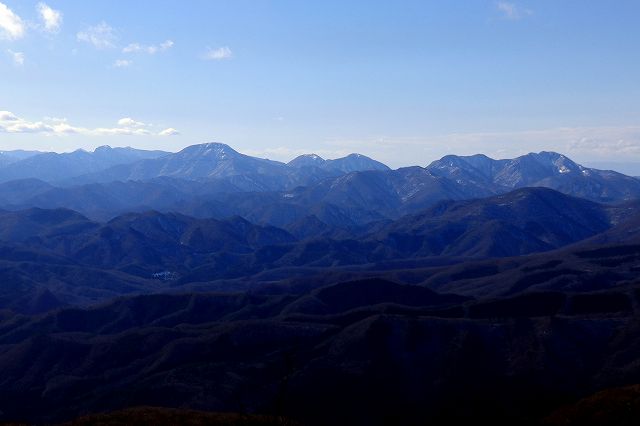 天気に誘われて泉ヶ岳_e0137200_21475769.jpg