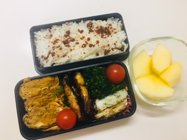 鯖の醤油焼き弁当_b0075817_15373087.jpg