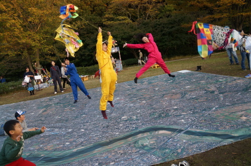 松戸アートピクニック⑧　大成ゼミ　グローカルピクニック（４） 松戸野生バウムクーヘン_e0201681_22545203.jpg