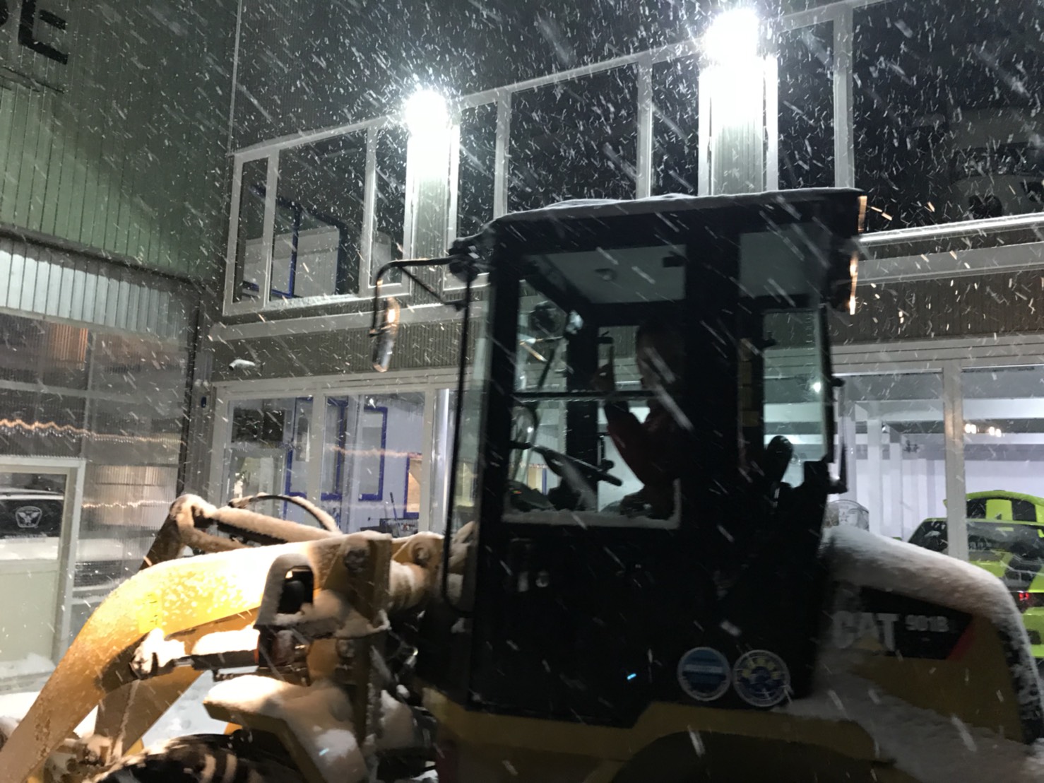 12月6日 水曜日のひとログ(。・Д・)ゞ 除雪車リース承り〼★ご相談もお気軽に!TOMMY_b0127002_17422796.jpg