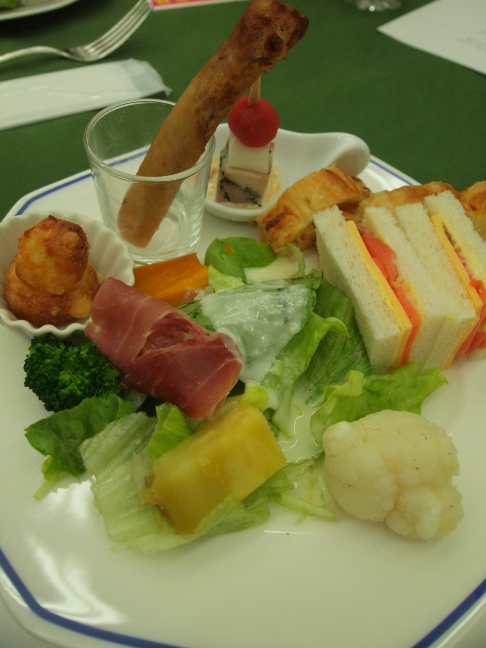 横浜イングリッシュガーデンのサポーターのクリスマス会に参加しました♪_b0331802_22150900.jpg