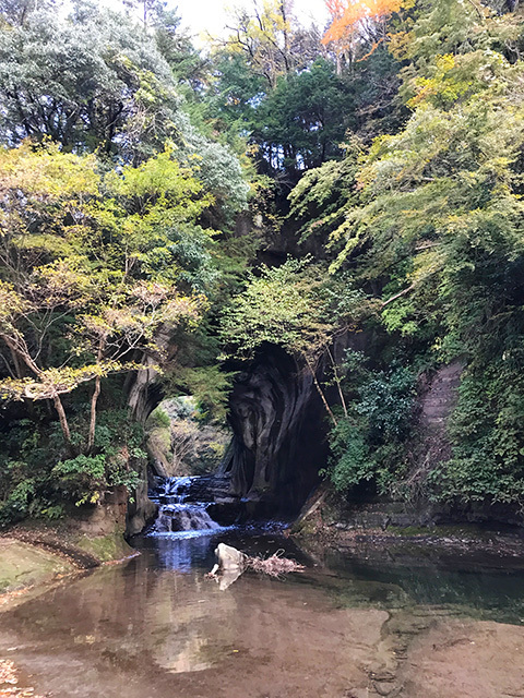 濃溝の滝・亀岩の洞窟。_c0001405_11360149.jpg