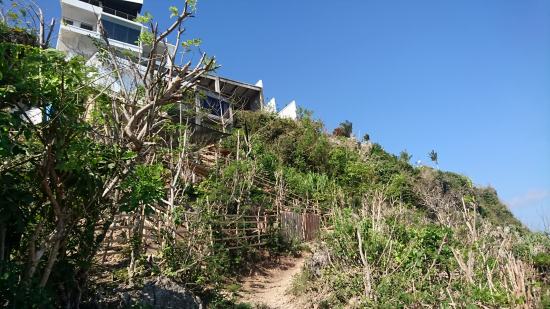 Nunggalan Beach への道は階段というより山下りｗ@ Pecatu, Uluwatu (\'17年9月)_d0368045_14114347.jpg