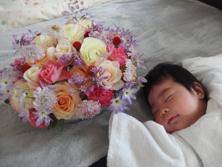 ご友人からの花のギフト、お誕生のお祝いに_a0042928_19993.jpg