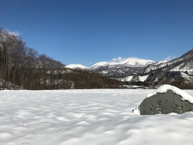 月山道は雪。_a0151947_08560315.jpeg