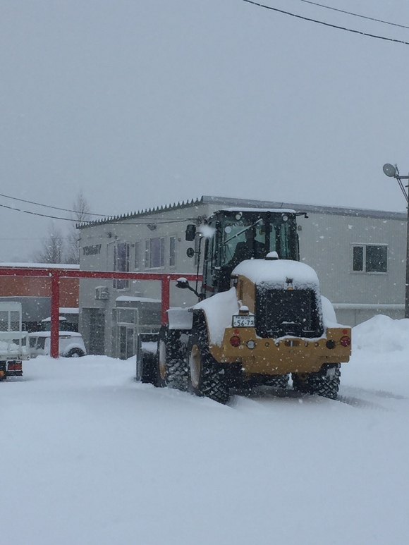 12月8日 金曜日のひとログ( ‘ω’ )ノ 本日大雪★TOMMY除雪機大活躍!!!除雪車リースも承り〼★_b0127002_1744298.jpg