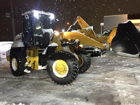 12月8日 金曜日のひとログ( ‘ω’ )ノ 本日大雪★TOMMY除雪機大活躍!!!除雪車リースも承り〼★_b0127002_19581646.jpg