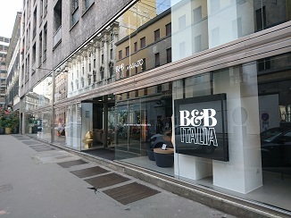 ミラノ市街、ショールーム巡り!_d0091909_12572655.jpg