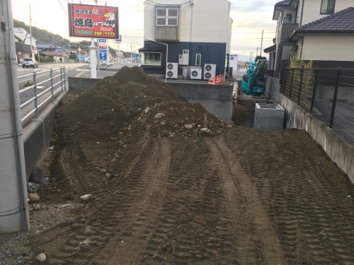 小さな土地_e0028417_12431820.jpg